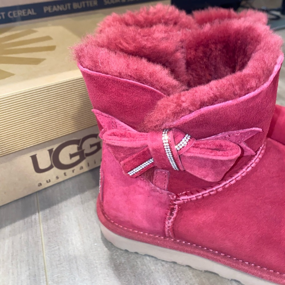 UGG Boots - Picture 5 of 5